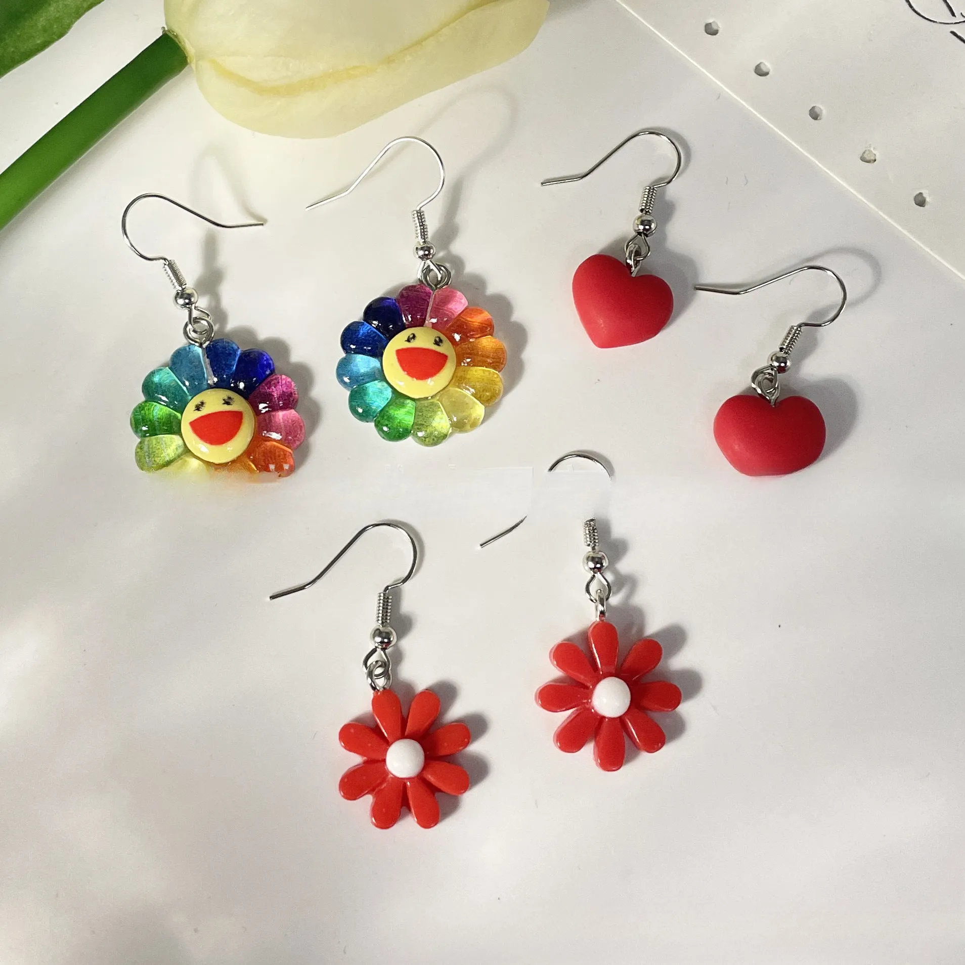 Wholesale 5pcs/pack Red Acrylic Fine Flash, Three-dimensional Bear Sunflower, Red Heart, Imitation Small Mushroom Earrings