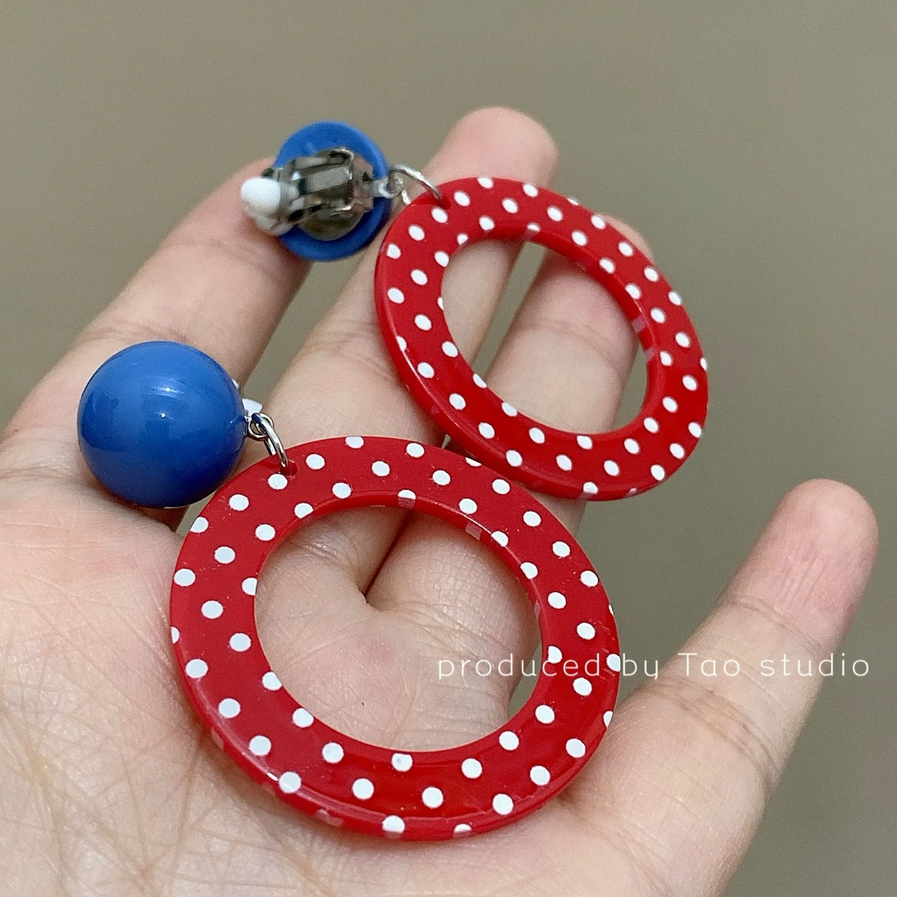 Wholesale 80s retro Hong Kong style earrings