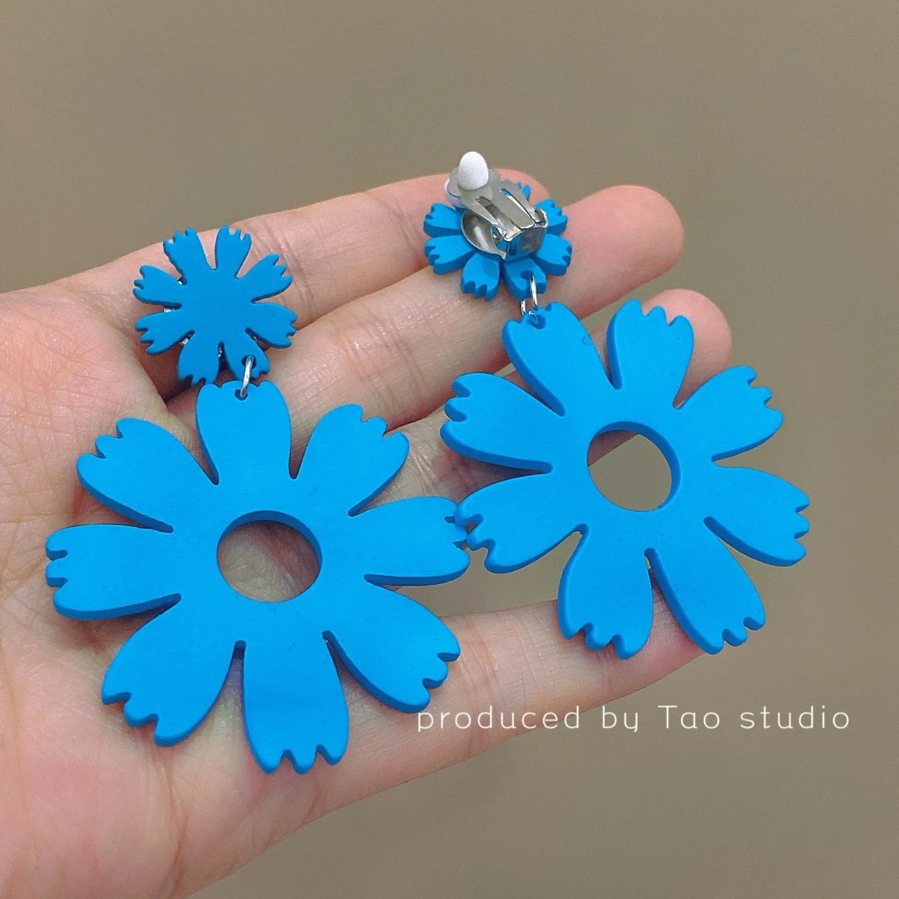 Wholesale 80s retro Hong Kong style earrings