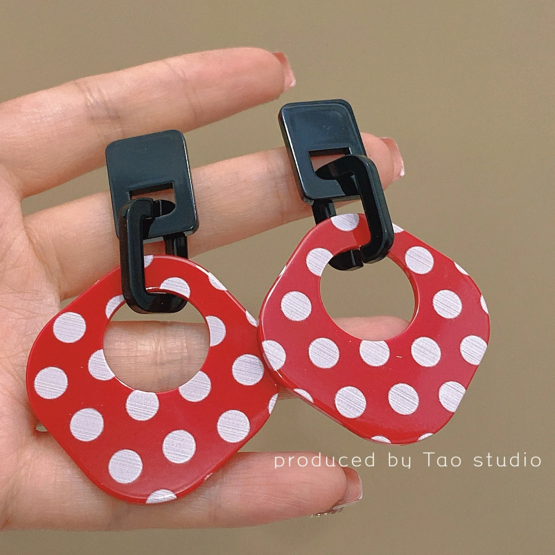 Wholesale 80s retro Hong Kong style earrings
