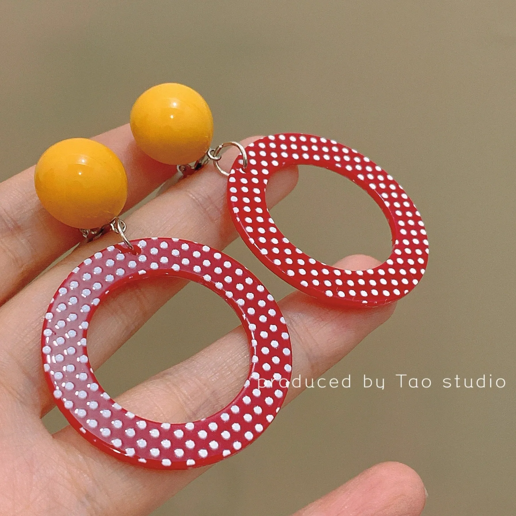 Wholesale 80s retro Hong Kong style earrings