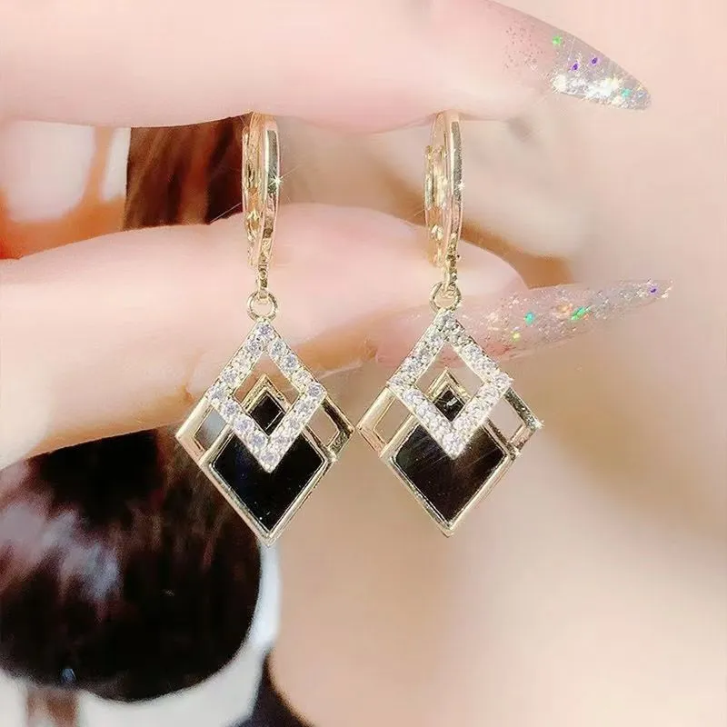 Wholesale Black diamond earrings light luxury personality geometric ear buckles
