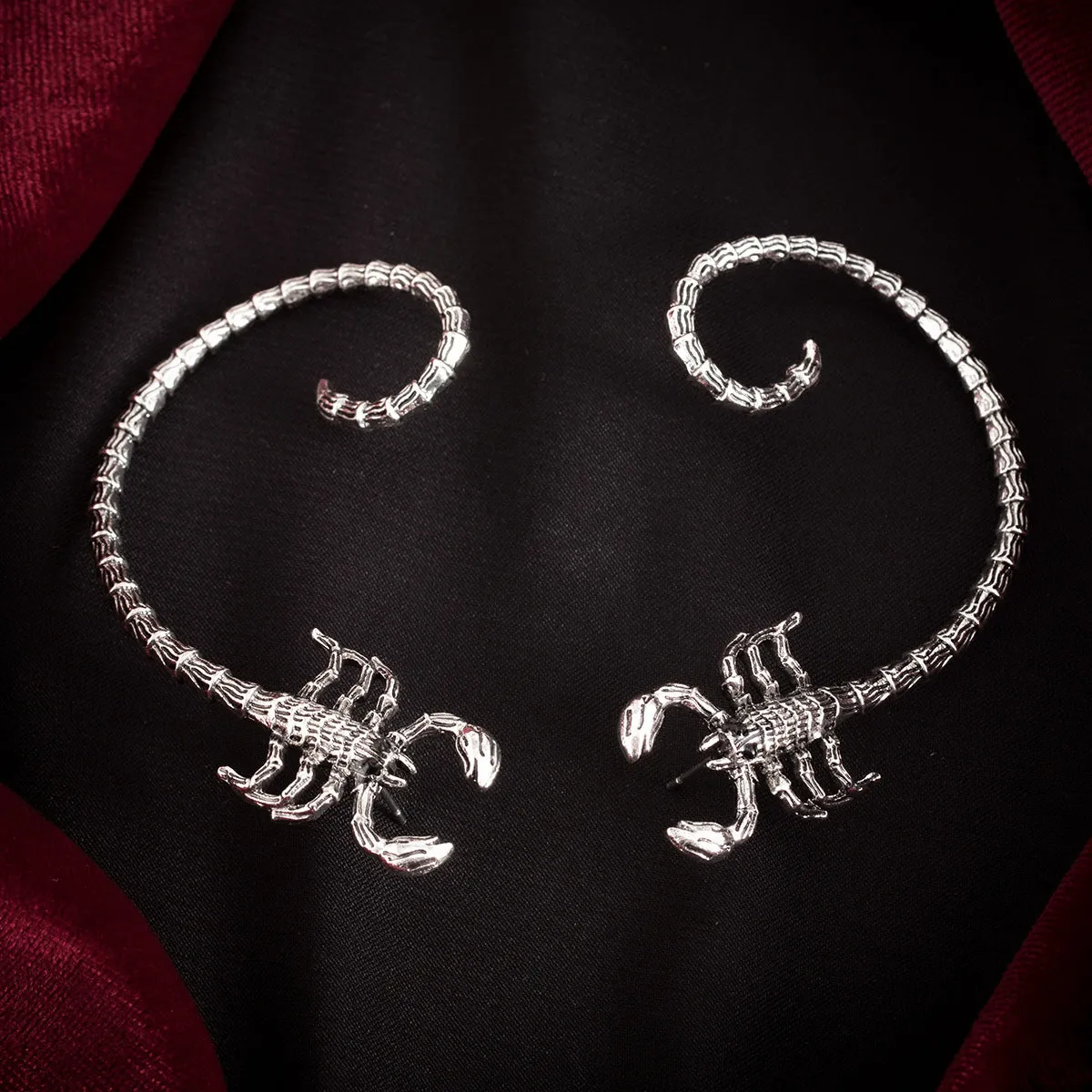 Wholesale Black Scorpion Contour Alloy Stud Earrings