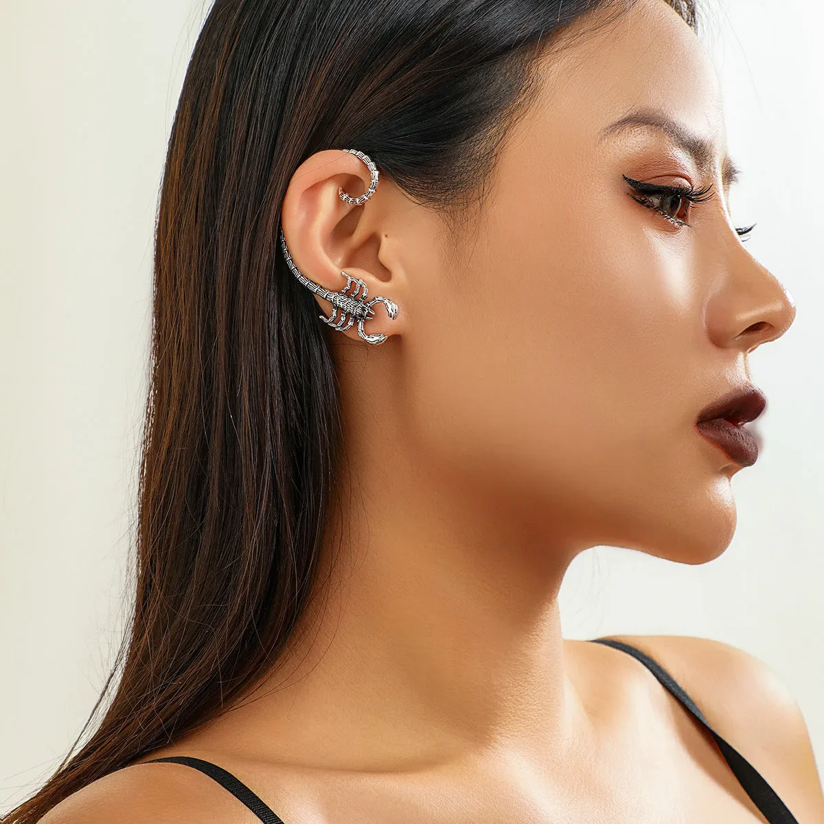 Wholesale Black Scorpion Contour Alloy Stud Earrings