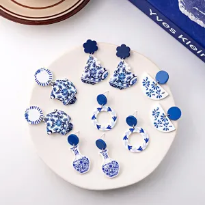Wholesale blue and white porcelain fragment retro acrylic blue elegant geometric earrings