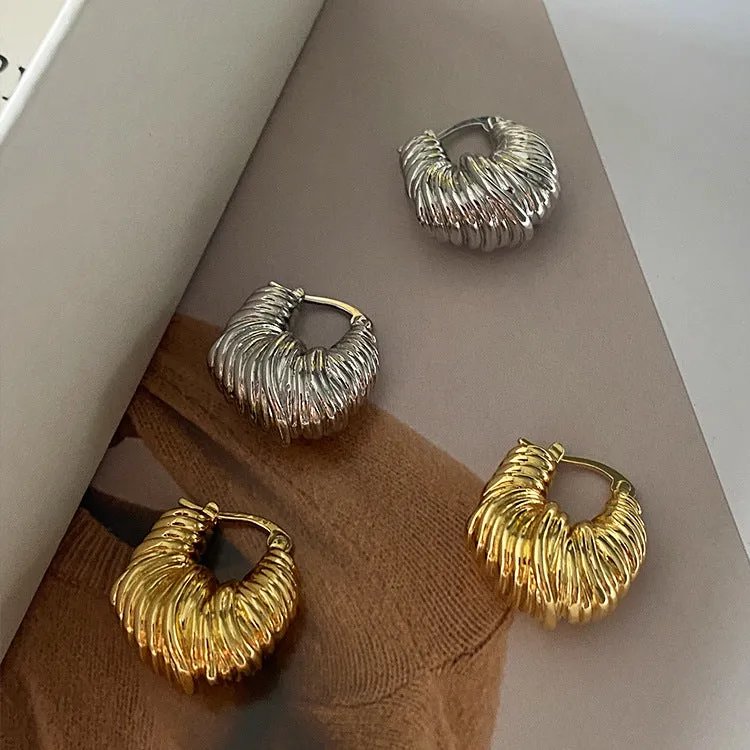 Wholesale Brass 18K real gold plating line U-shaped horn ear buckle niche design fashion star with earrings