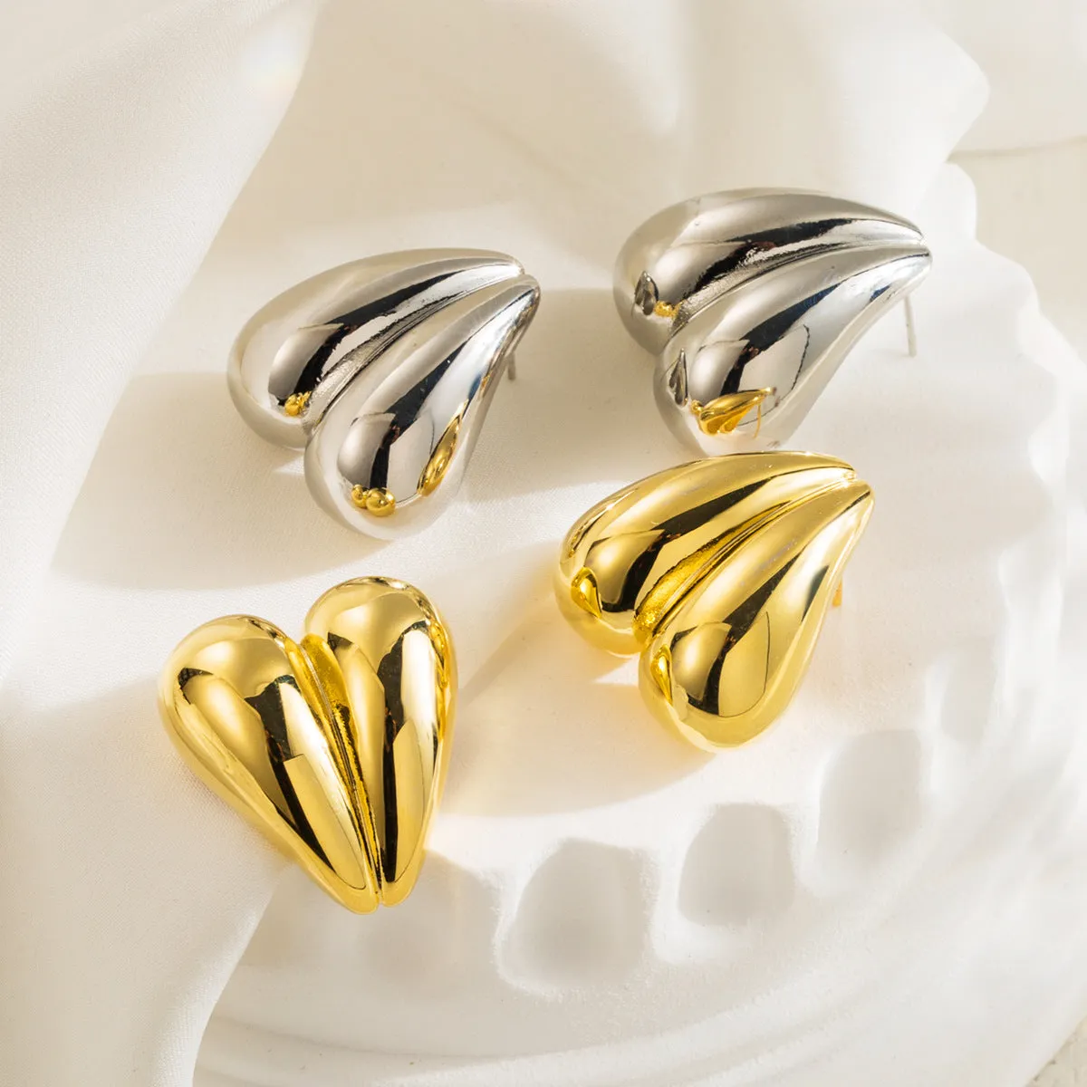 Wholesale Chubby Fashion Heart Shape Earrings