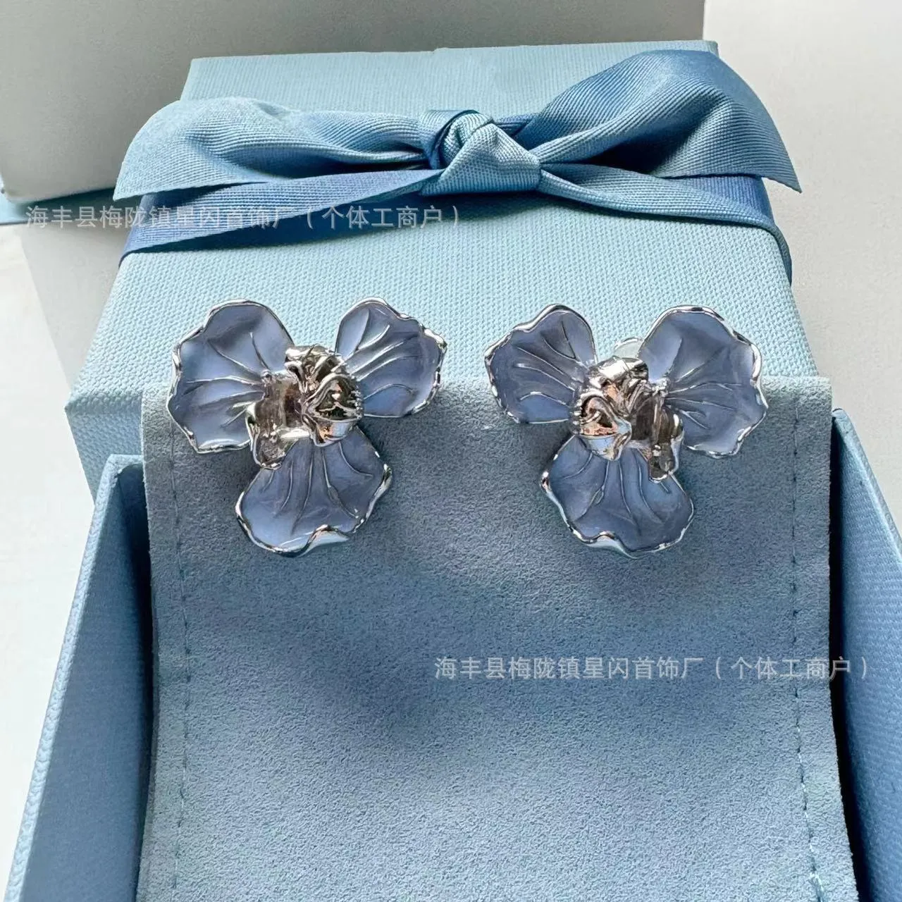 Wholesale elegant temperament dopamine small flower silver earrings Valentine's Day gift