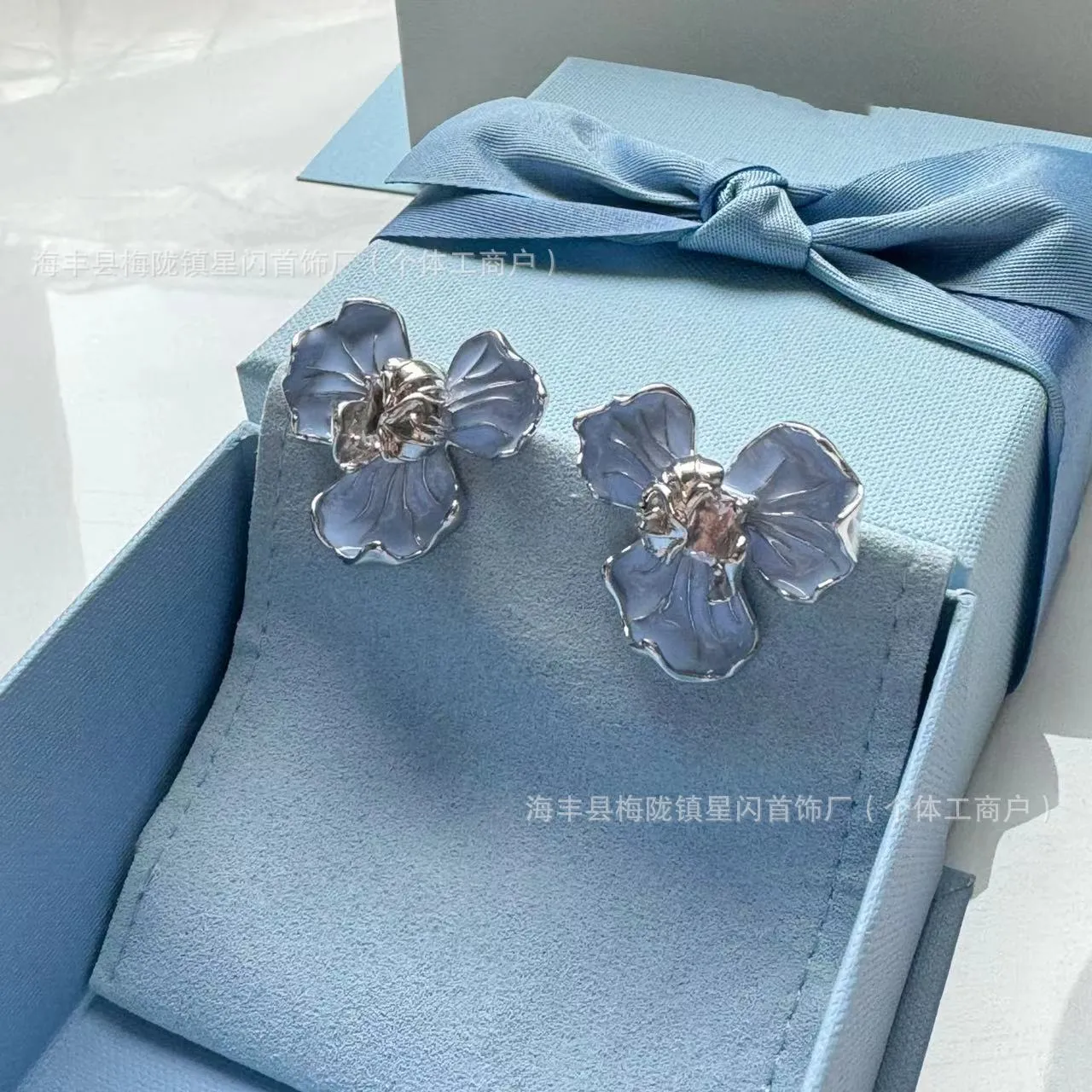 Wholesale elegant temperament dopamine small flower silver earrings Valentine's Day gift
