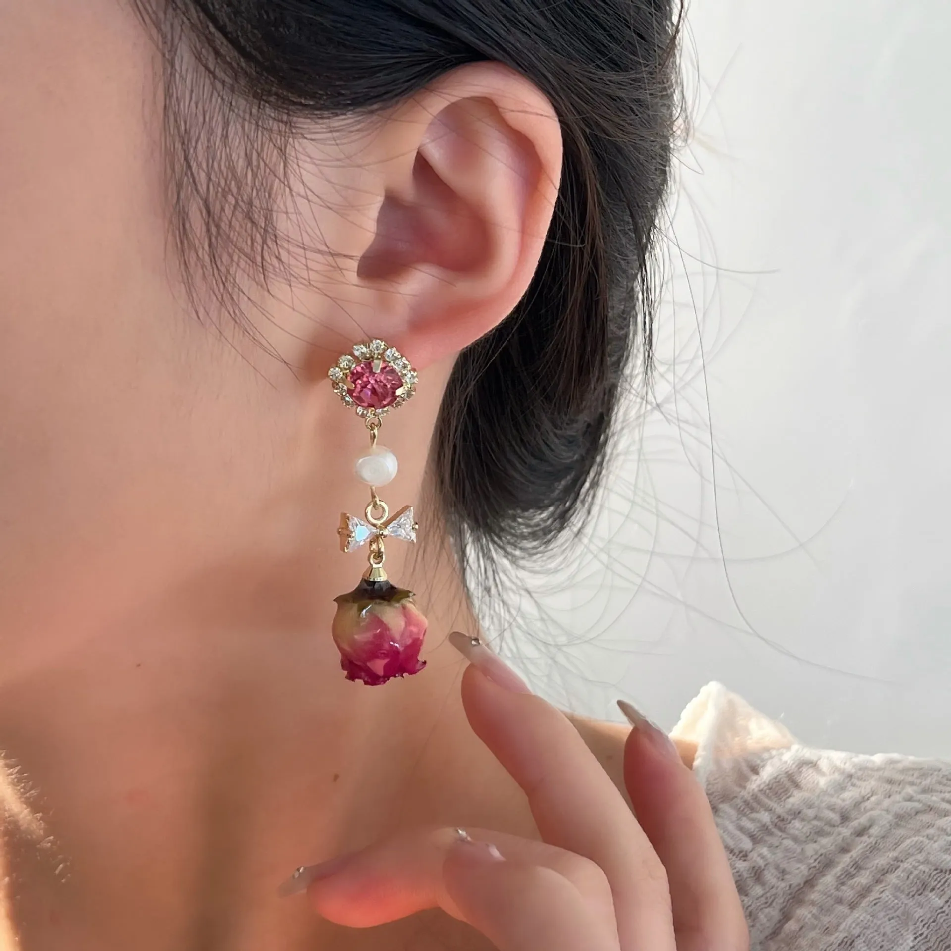 Wholesale Elegant Temperament Everlasting Flower Retro Forest Pearl Rose Earrings