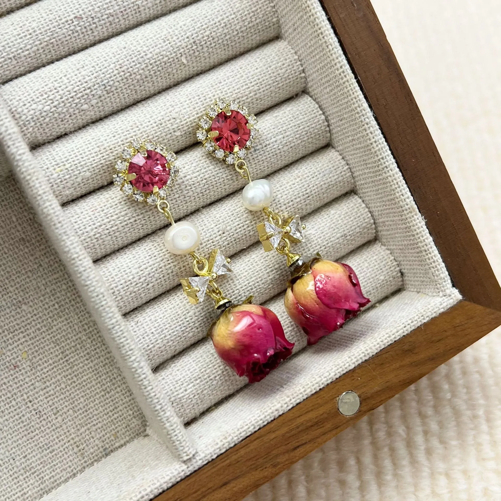 Wholesale Elegant Temperament Everlasting Flower Retro Forest Pearl Rose Earrings