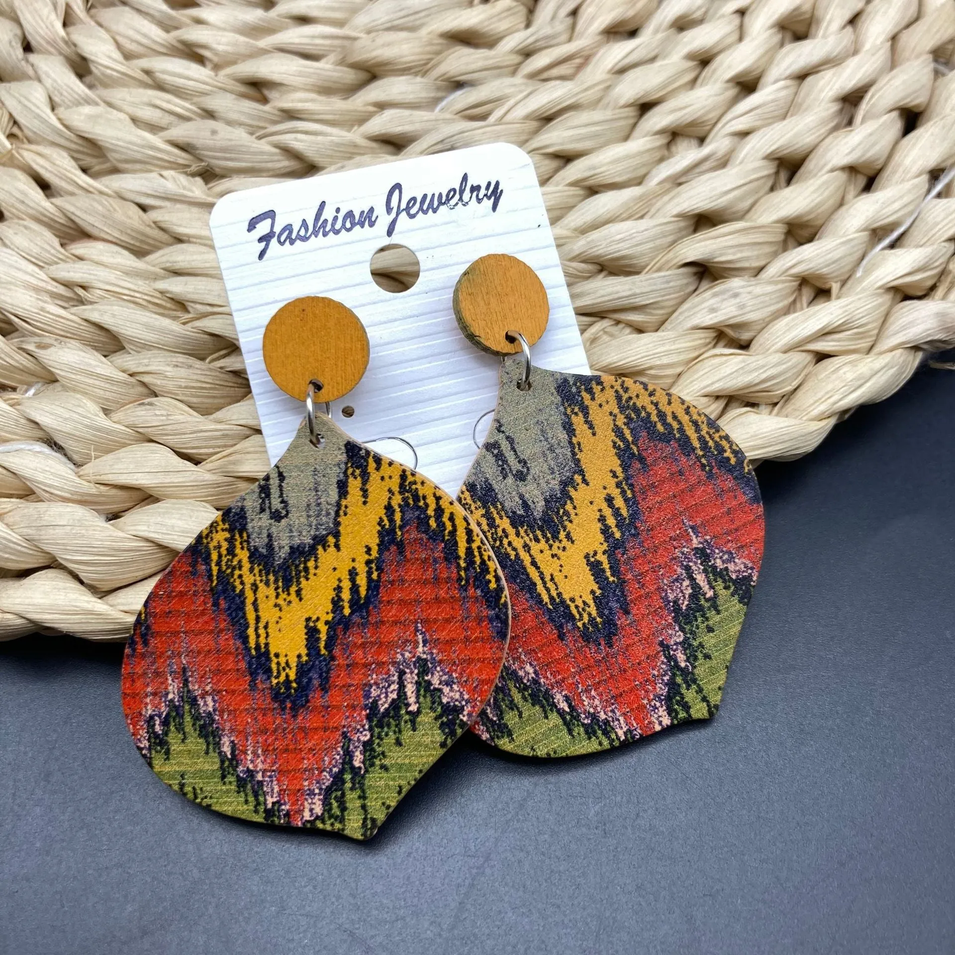 Wholesale Ethnic Style Retro Streamline Pattern Leaf Shape Long Earrings