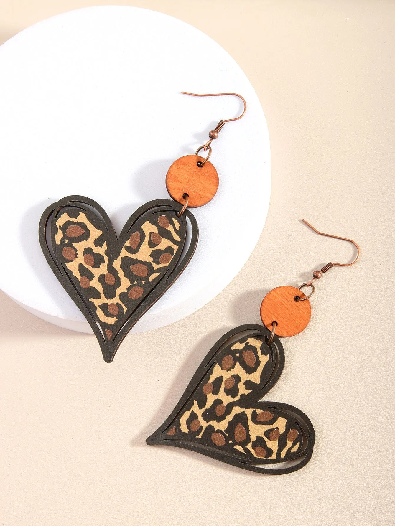 Wholesale European and American Hollow Leopard Print Wooden Heart-shaped Round Wooden Pieces Women's Earrings