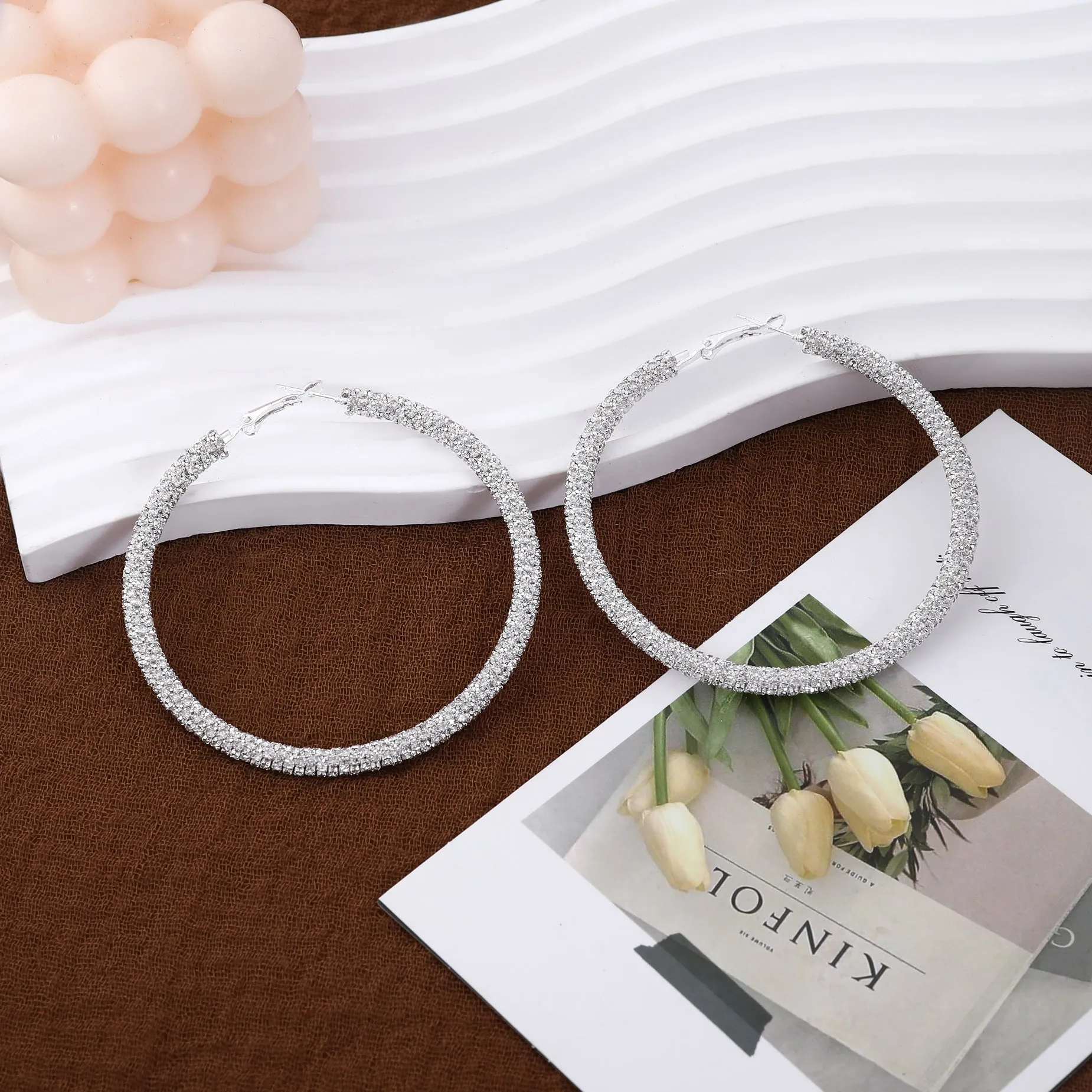 Wholesale Fashion Light Luxury Diamond Large Women's Round Simple Elegant Earrings