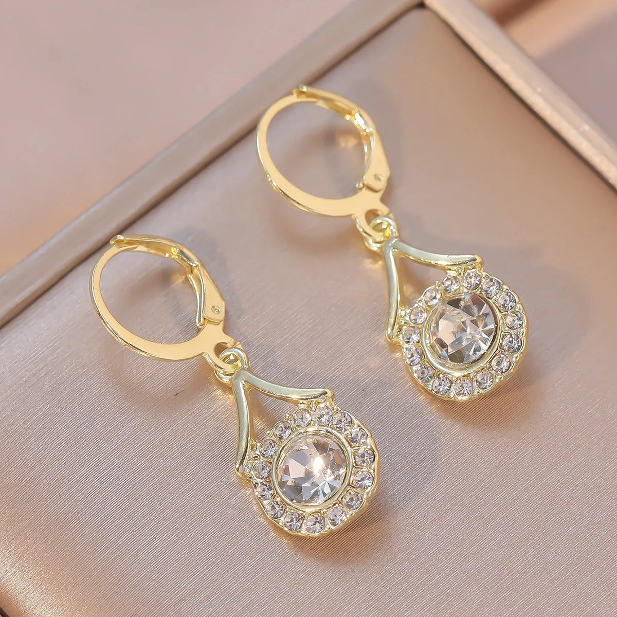 Wholesale Figure-of-eight Round Large Diamond Zircon Earrings