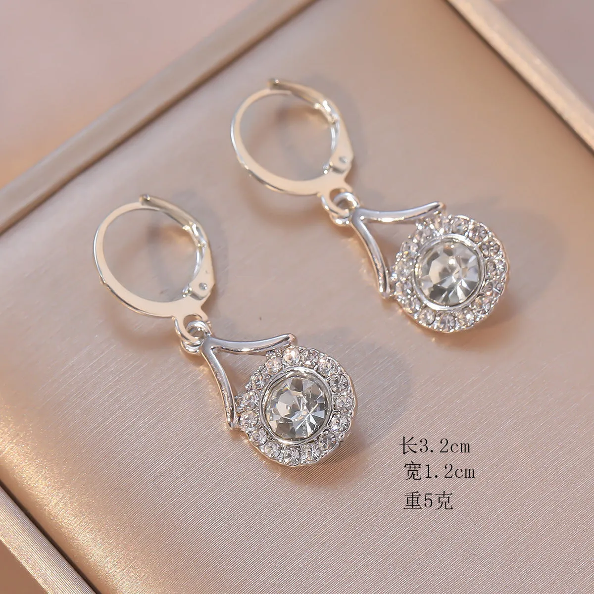 Wholesale Figure-of-eight Round Large Diamond Zircon Earrings