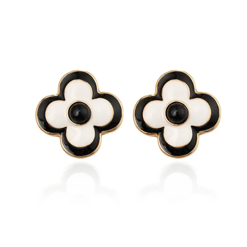 Wholesale French Retro Vintage Flower Pearl Earrings