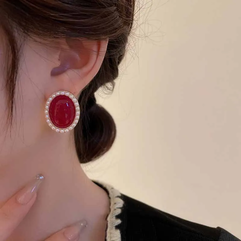 Wholesale French Vintage Simple Pearl Alloy Earrings