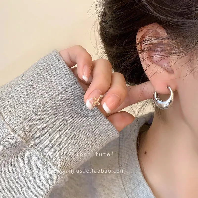 Wholesale Geometric oval high-end cool style earrings