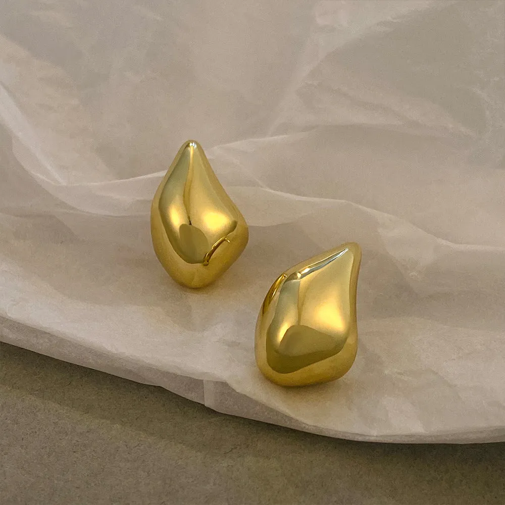 Wholesale high-grade hollow earrings women's French fashion gold-plated light luxury temperament plain ring earrings women