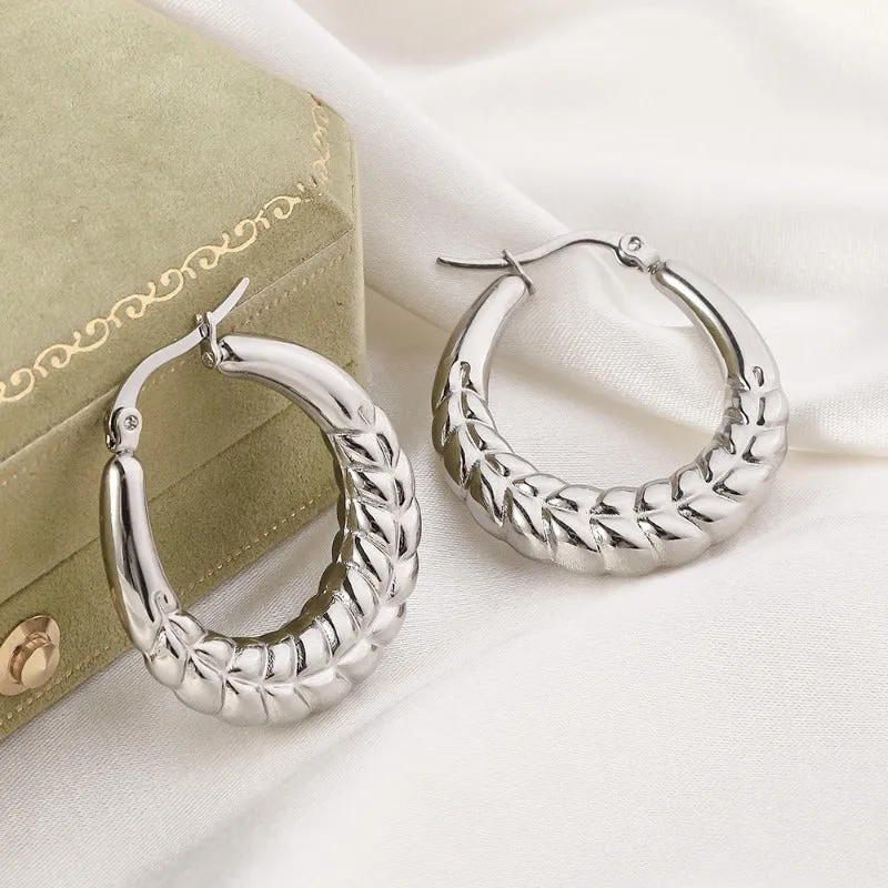 Wholesale Hollow Water Drop Fashion Versatile High End Non Fading Stainless Steel Earrings