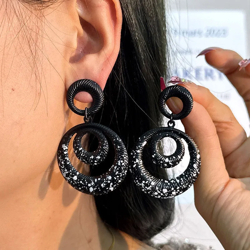 Wholesale  Hot Sale Color Geometric Circle Earrings Women Alloy Spray Paint Exaggerated Earrings Fashion Creative Spot Earrings
