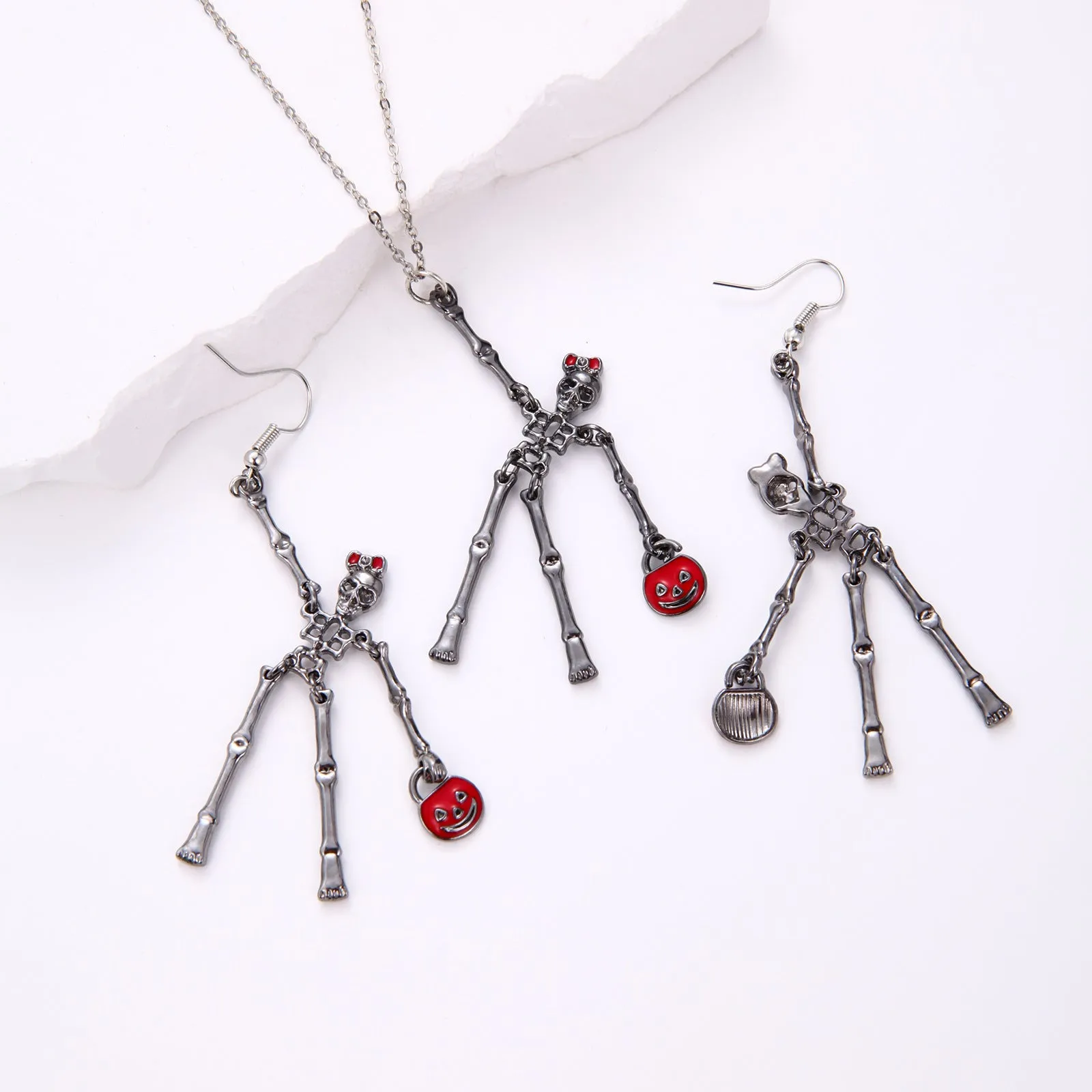 Wholesale Hot Sale Halloween Theme Creative Design Sense Vintage Personality Skull Frame Earrings Necklace Set