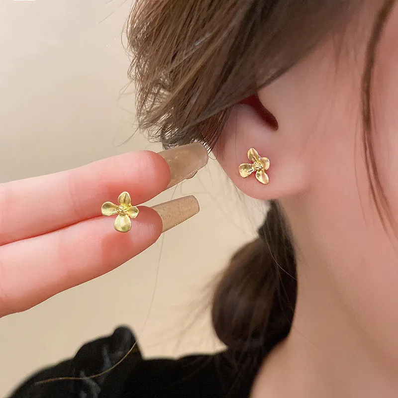 Wholesale light luxury alloy silver needle earrings