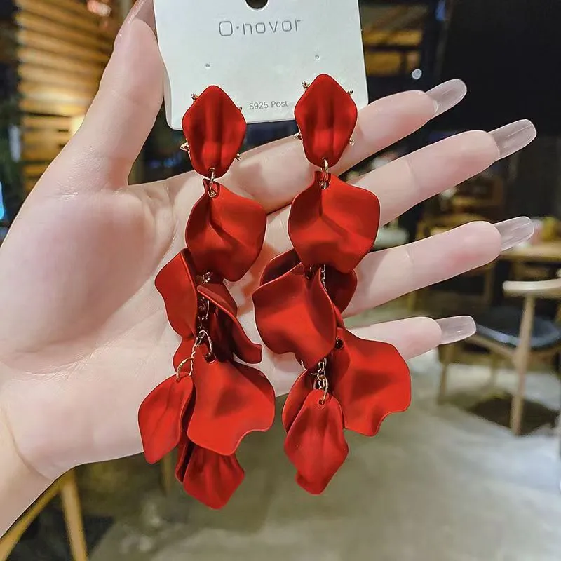 Wholesale Light Luxury High-end Petal Tassel Earrings Fashion Personality Exaggerated Elegant Long Earrings
