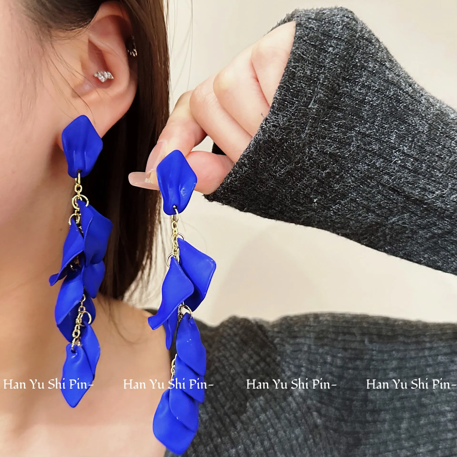 Wholesale Light Luxury High-end Petal Tassel Earrings Fashion Personality Exaggerated Elegant Long Earrings