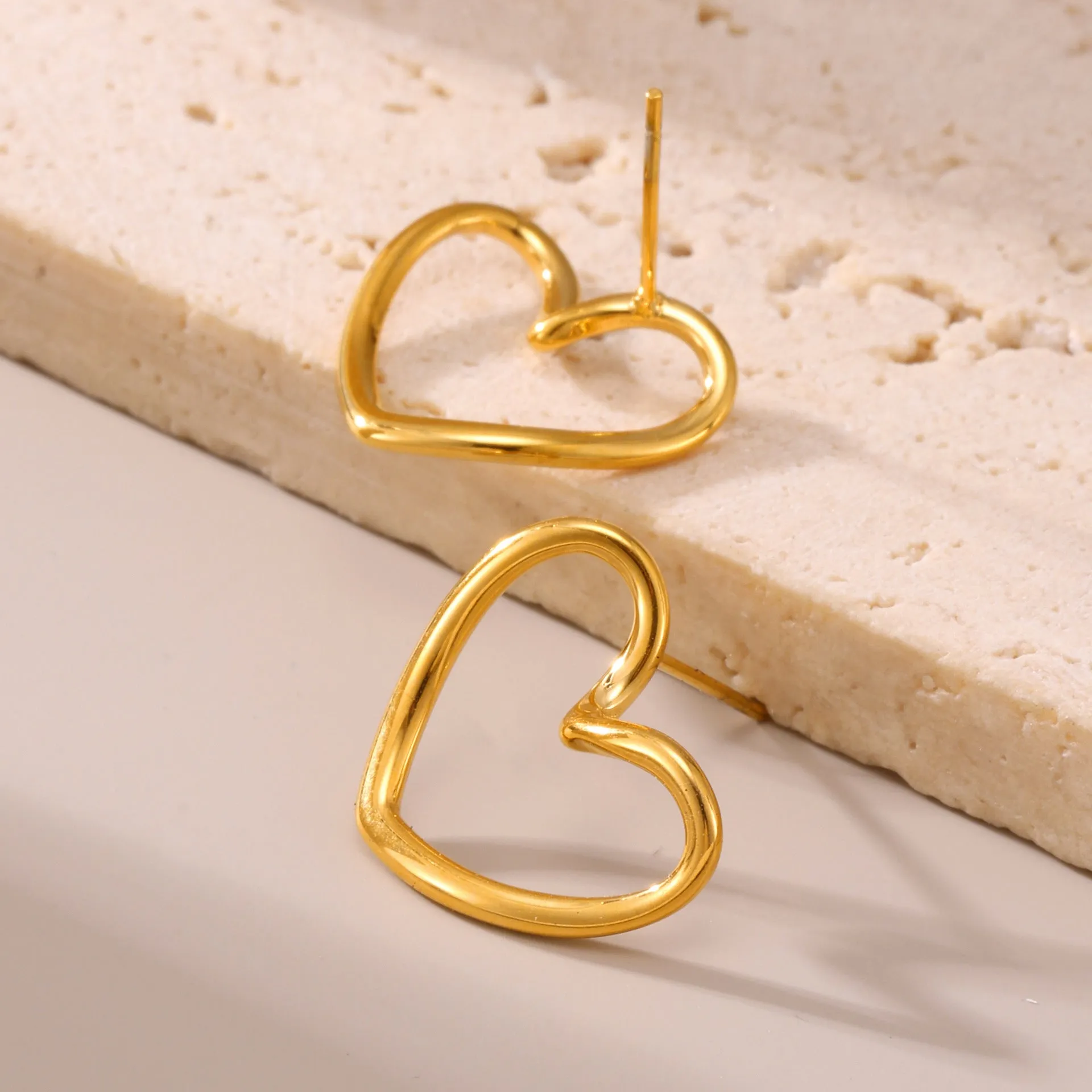 Wholesale Love Titanium Steel PVD Electroplated Niche Simple Elegant Earrings
