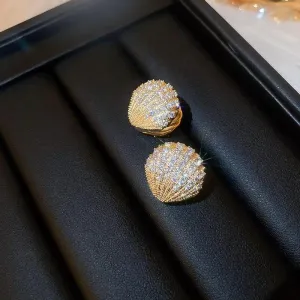 Wholesale luxury diamond-embedded shell ear buckle high-grade elegant white collar exquisite goddess jewelry Valentine's Day