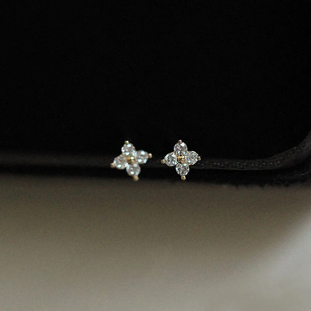 Wholesale Mini  Four-leaf Clover Simple Silver Ear Studs