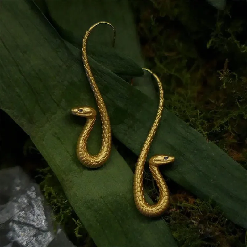 Wholesale  Personality Exaggerated Earrings Zodiac King Cobra Design Electroplated Gold Ladies Ear Hook Zodiac Gift