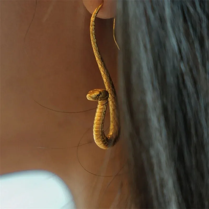 Wholesale  Personality Exaggerated Earrings Zodiac King Cobra Design Electroplated Gold Ladies Ear Hook Zodiac Gift