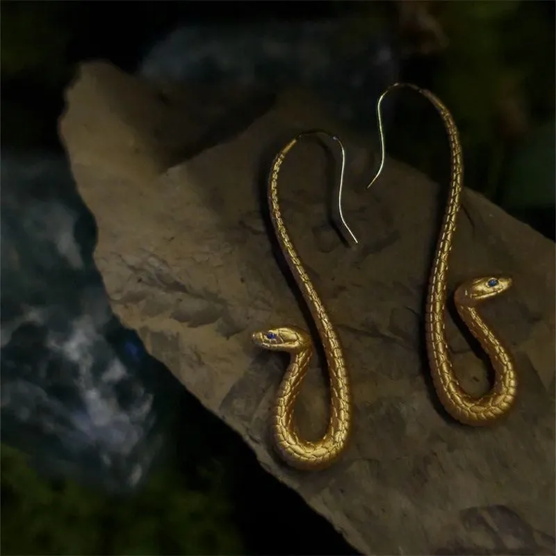 Wholesale  Personality Exaggerated Earrings Zodiac King Cobra Design Electroplated Gold Ladies Ear Hook Zodiac Gift
