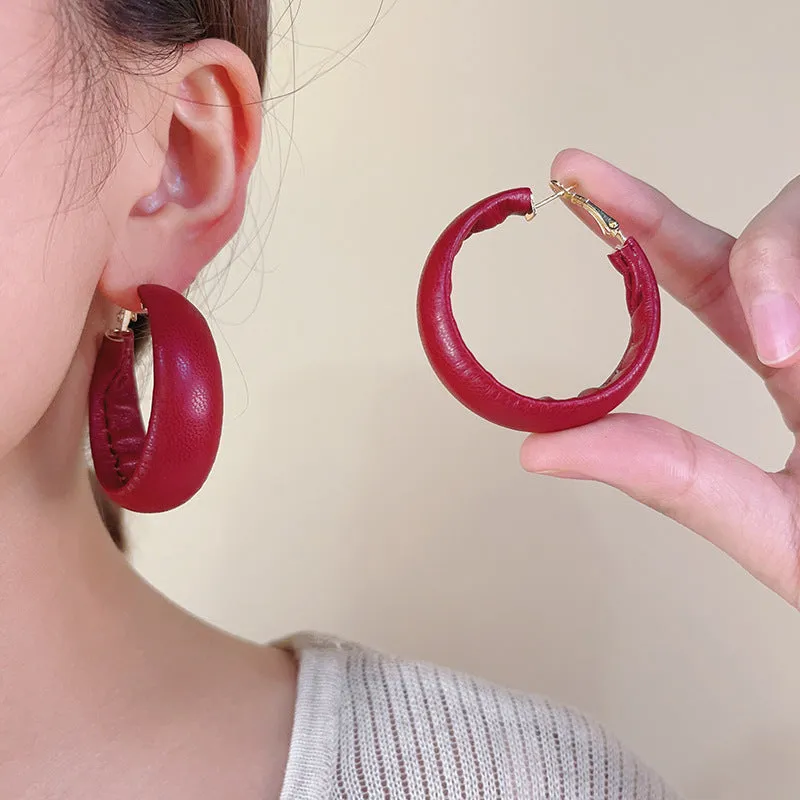 Wholesale Red Leather Unique Temperament Leather Circle Light Luxury Retro Wine Red Hong Kong Style Exaggerated Round Earrings