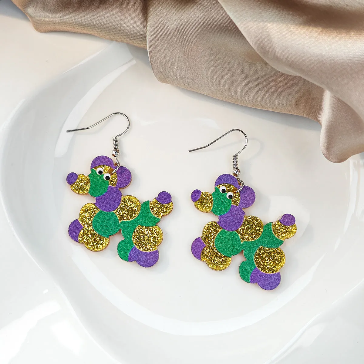 Wholesale Retro Color Contrast Sequin Acrylic Carnival Creative Personalized Three-color Puppy Earrings