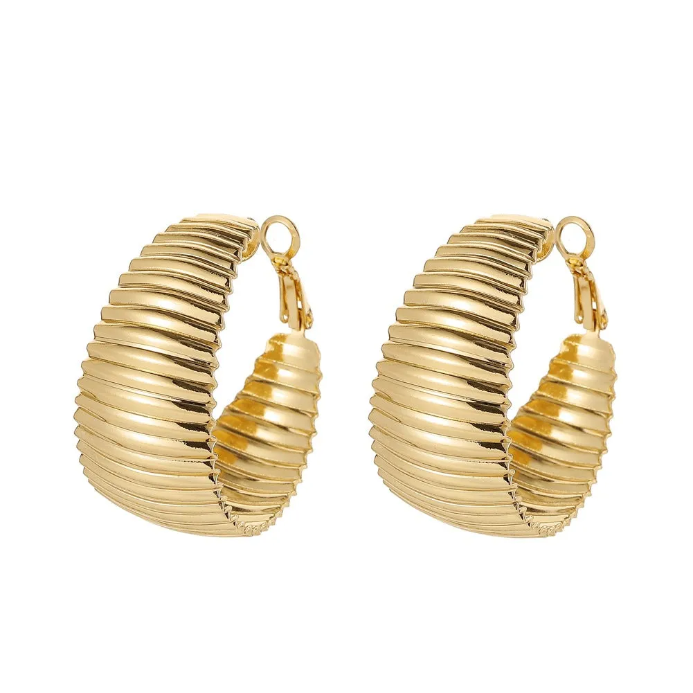 Wholesale Retro Exaggerated Gear Pattern C-Shaped Earrings
