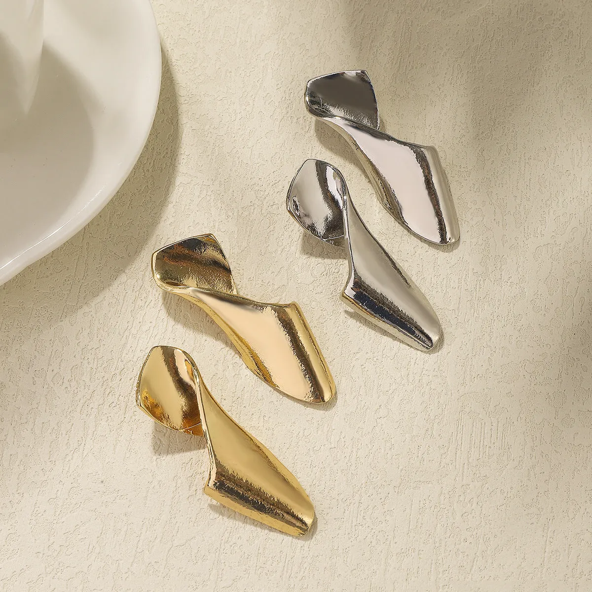 Wholesale Retro Exaggerated Irregular Twisted Earrings