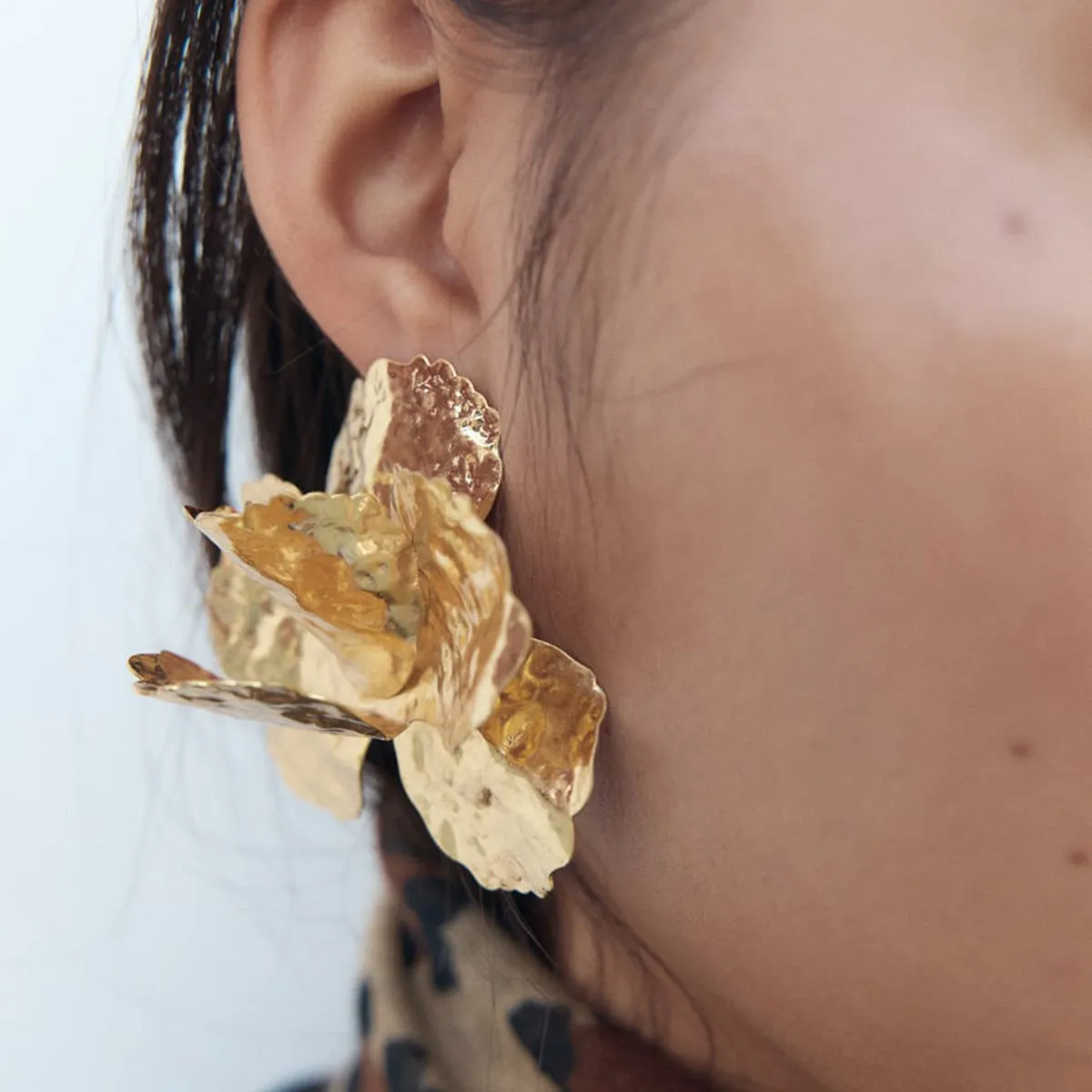 Wholesale Retro Exaggerated Three-dimensional Concave and Convex Texture Flower Earrings