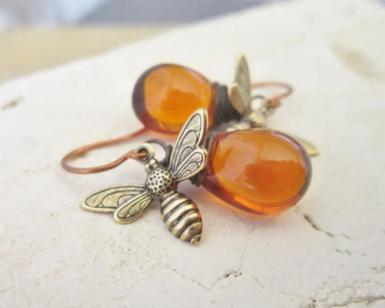 Wholesale retro small bee water drop earrings popular water drop Amber exaggerated earrings jewelry