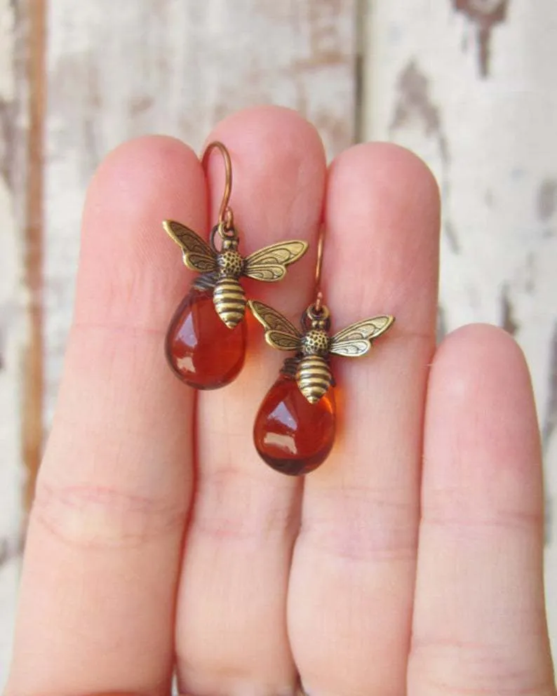 Wholesale retro small bee water drop earrings popular water drop Amber exaggerated earrings jewelry