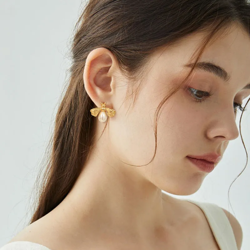 Wholesale S925 Silver Needle Small Bee Pearl Earrings