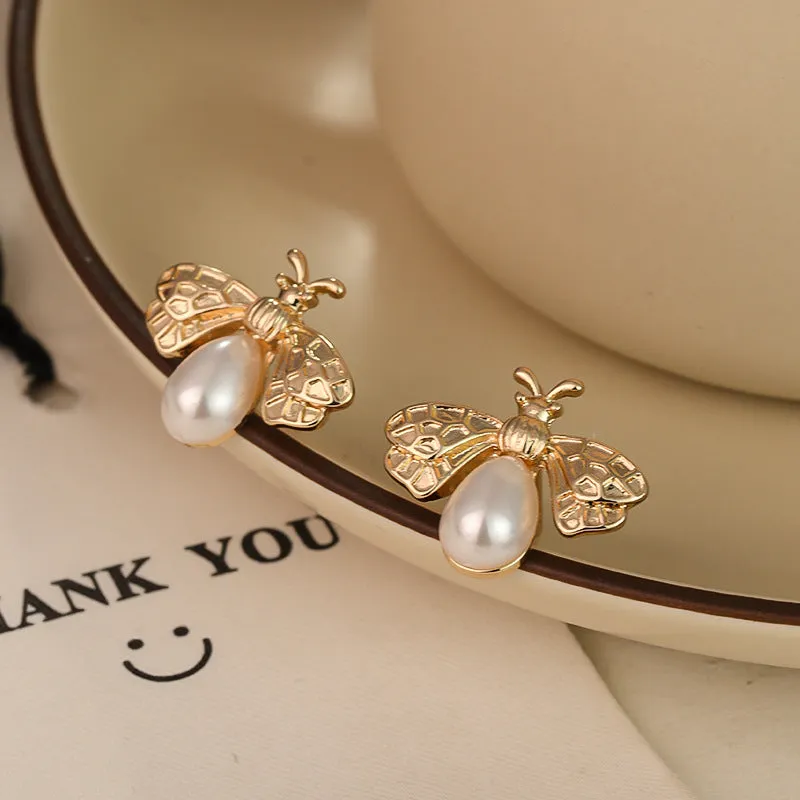 Wholesale S925 Silver Needle Small Bee Pearl Earrings