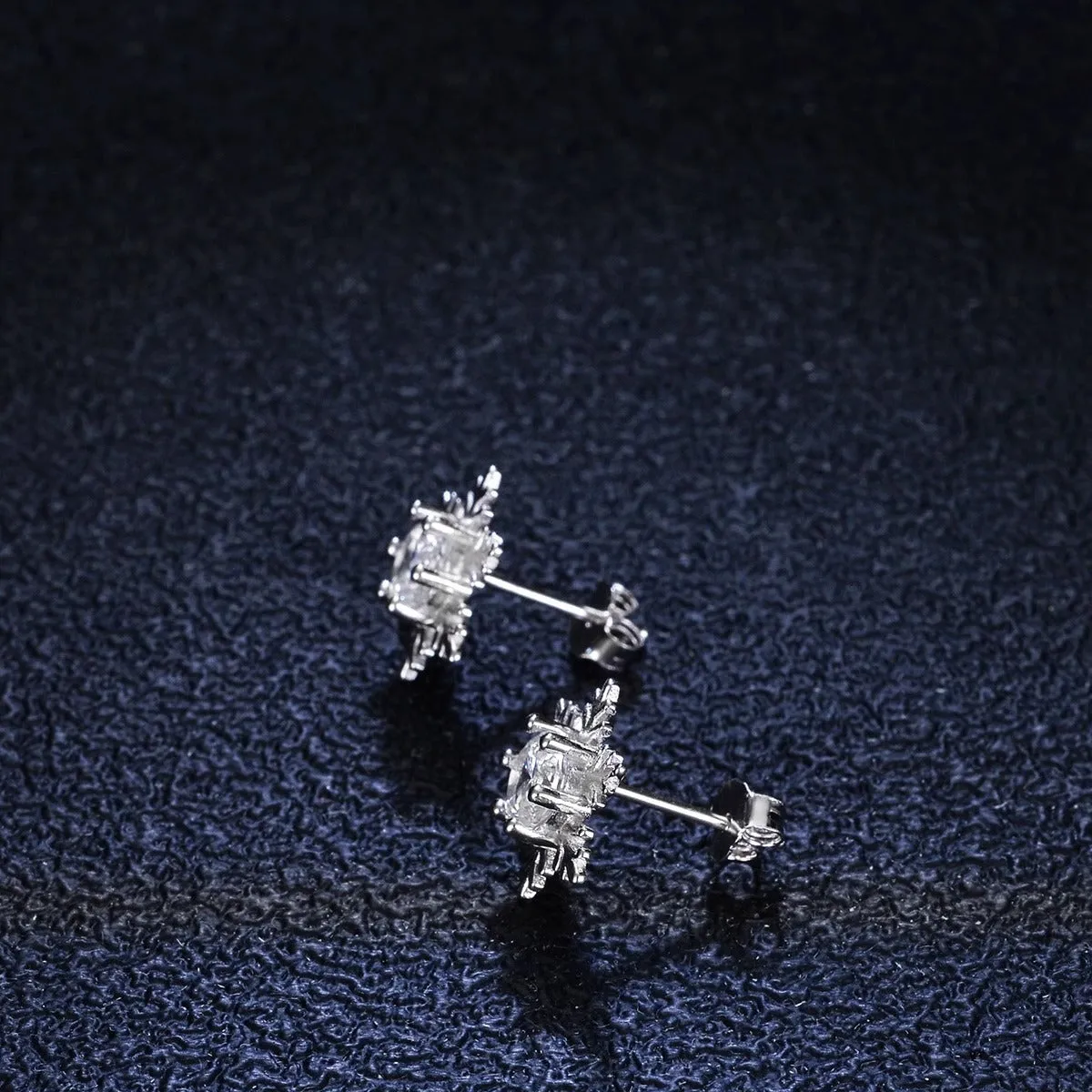 Wholesale S925 Sterling Silver Platinum Plated Snowflake Six-Claw Simple Elegant Earrings Advanced Design Sense Valentine's Day Gift for Girlfriend