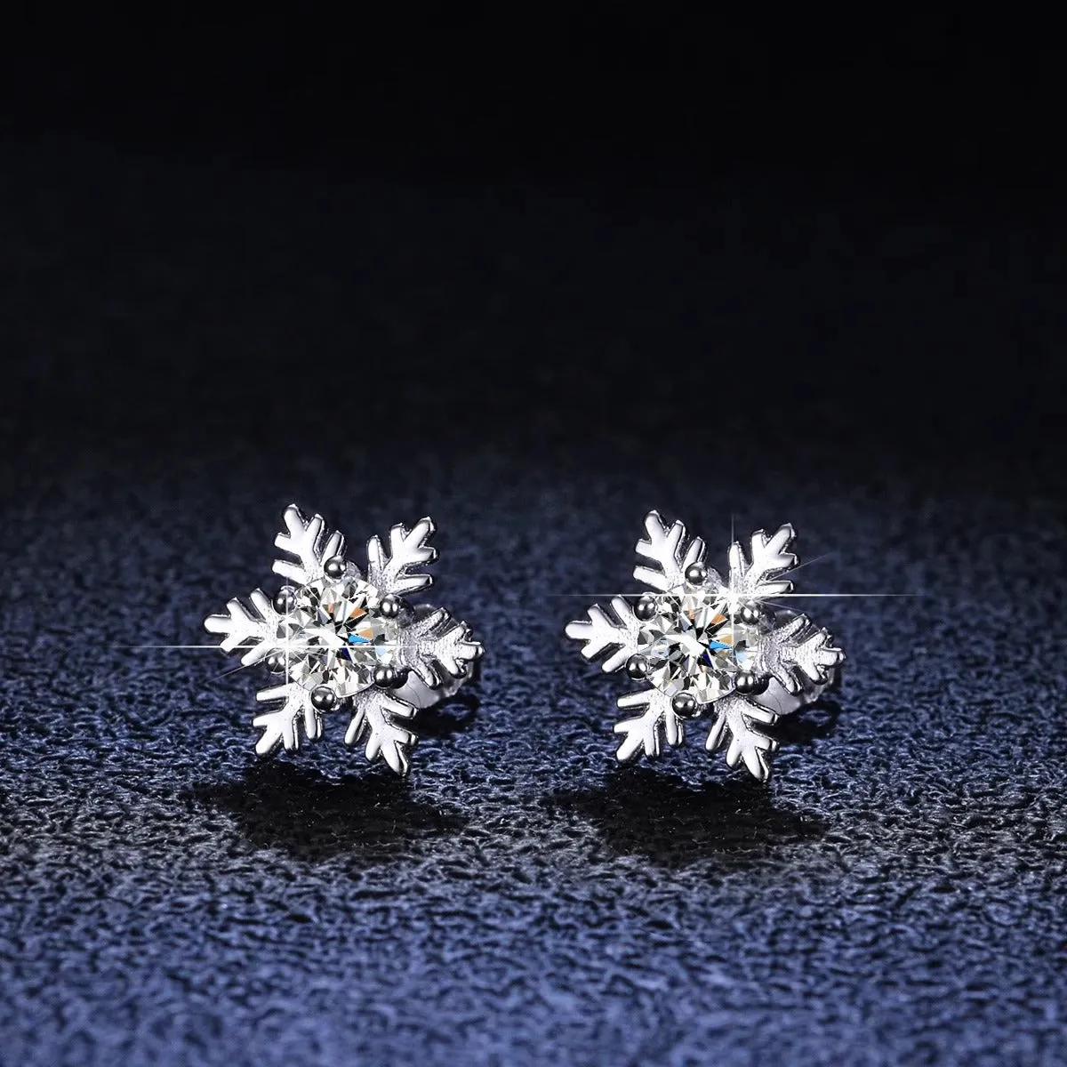 Wholesale S925 Sterling Silver Platinum Plated Snowflake Six-Claw Simple Elegant Earrings Advanced Design Sense Valentine's Day Gift for Girlfriend
