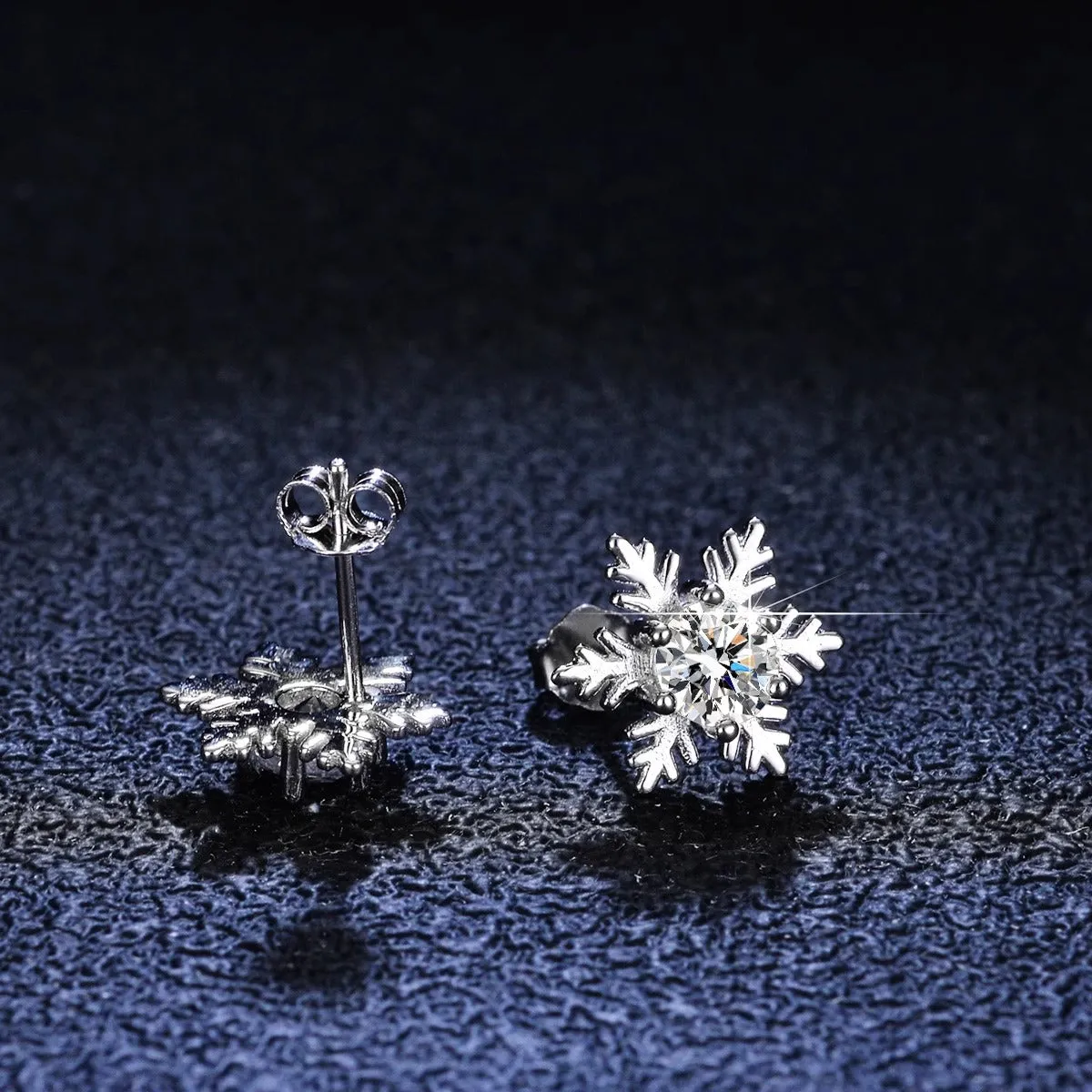 Wholesale S925 Sterling Silver Platinum Plated Snowflake Six-Claw Simple Elegant Earrings Advanced Design Sense Valentine's Day Gift for Girlfriend