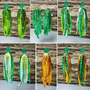Wholesale Shiny Laser Green Sequin Round Tassel San Patrick Atmosphere Earrings