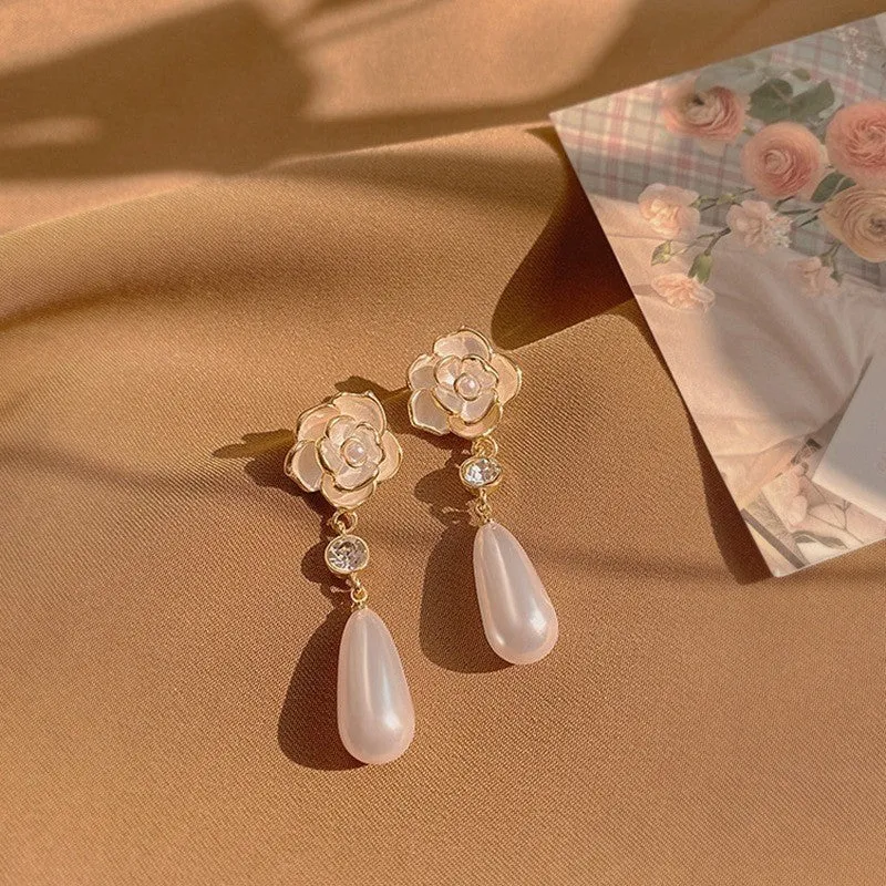 Wholesale Silver Needle Temperament Retro Pearl Camellia Earrings